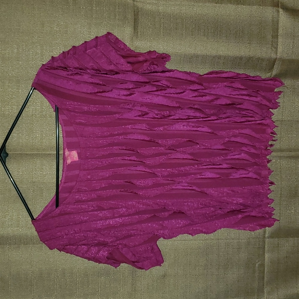 🔥 Sunny Leigh Top - Size Medium